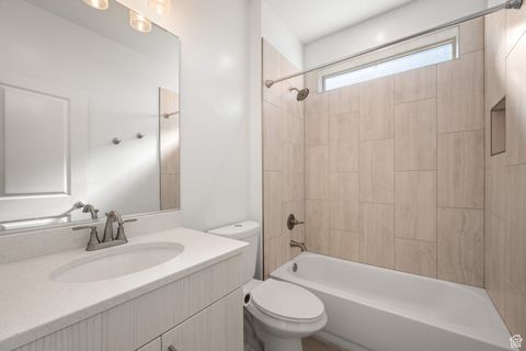 Tiny photo for 822 N PLEASANT VALLEY LN, Washington, UT 84780 (MLS # 2115820)
