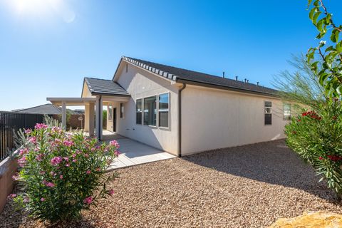 Tiny photo for 822 N PLEASANT VALLEY LN, Washington, UT 84780 (MLS # 2115820)
