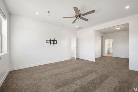 Tiny photo for 822 N PLEASANT VALLEY LN, Washington, UT 84780 (MLS # 2115820)