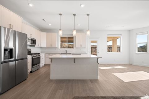 Tiny photo for 822 N PLEASANT VALLEY LN, Washington, UT 84780 (MLS # 2115820)