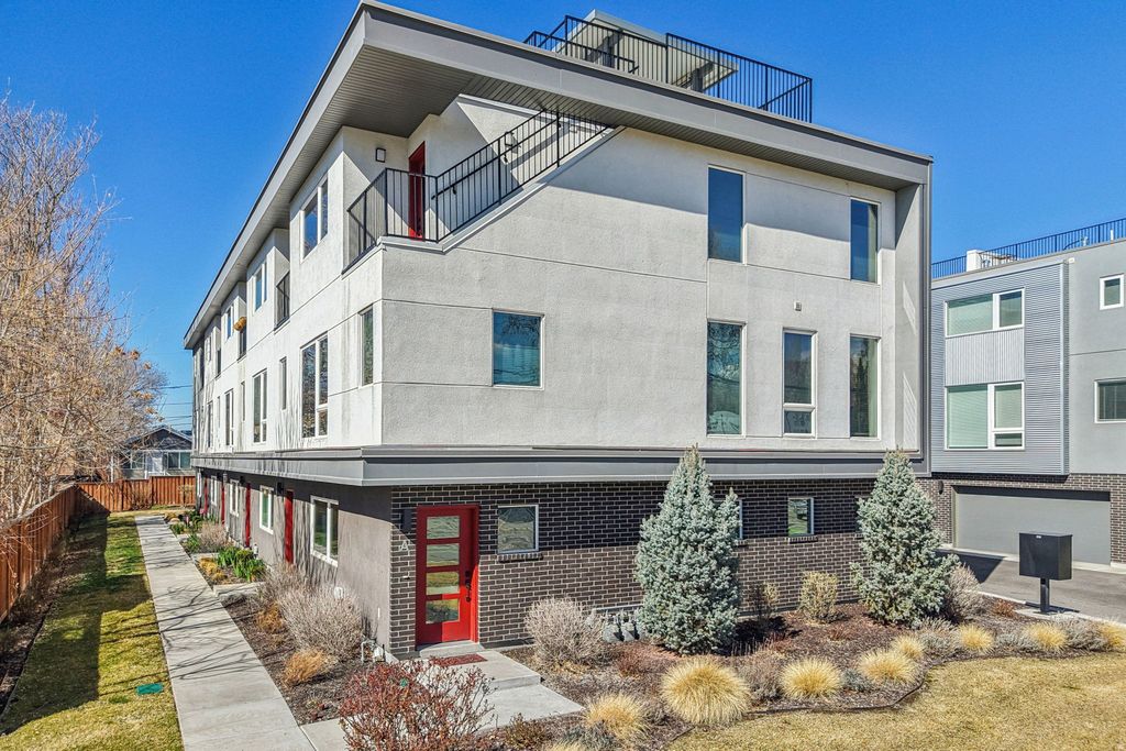 Photo of 736 S 300 E #1A, Salt Lake City, UT 84111 (MLS # 2142580)