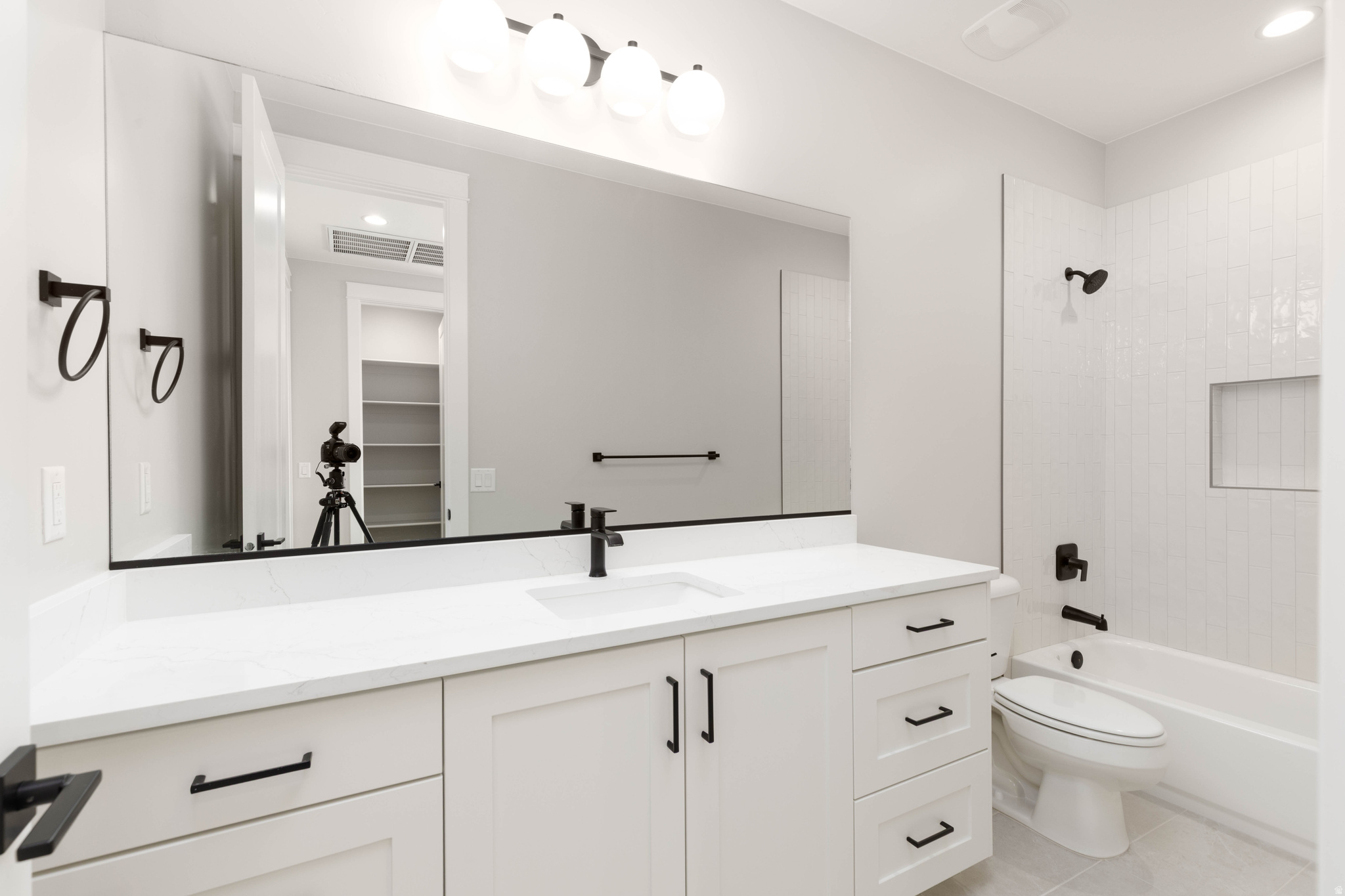 RED MESA AT SUNRISE VALLEY 3 - Residential