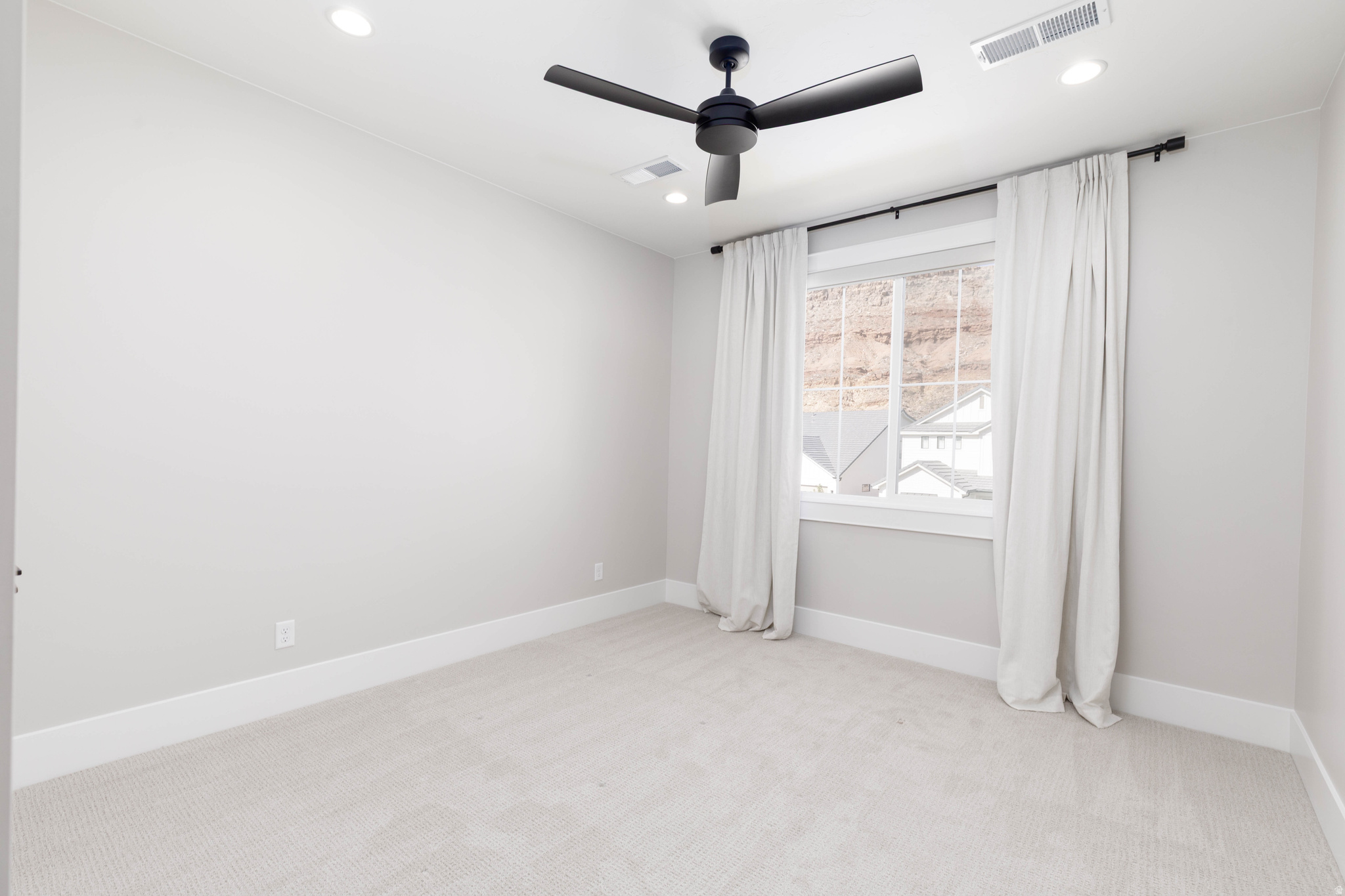 RED MESA AT SUNRISE VALLEY 3 - Residential