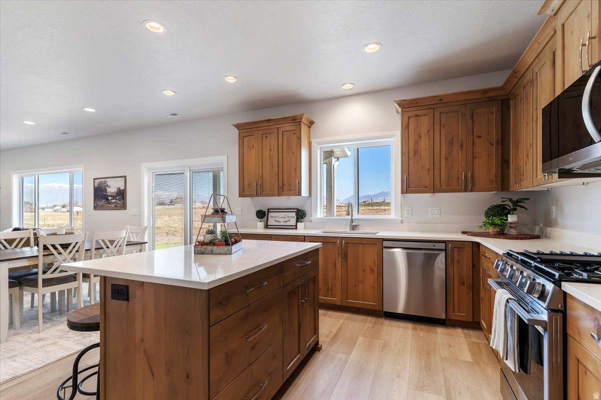 WEST RIDGE ESTATES - Residential