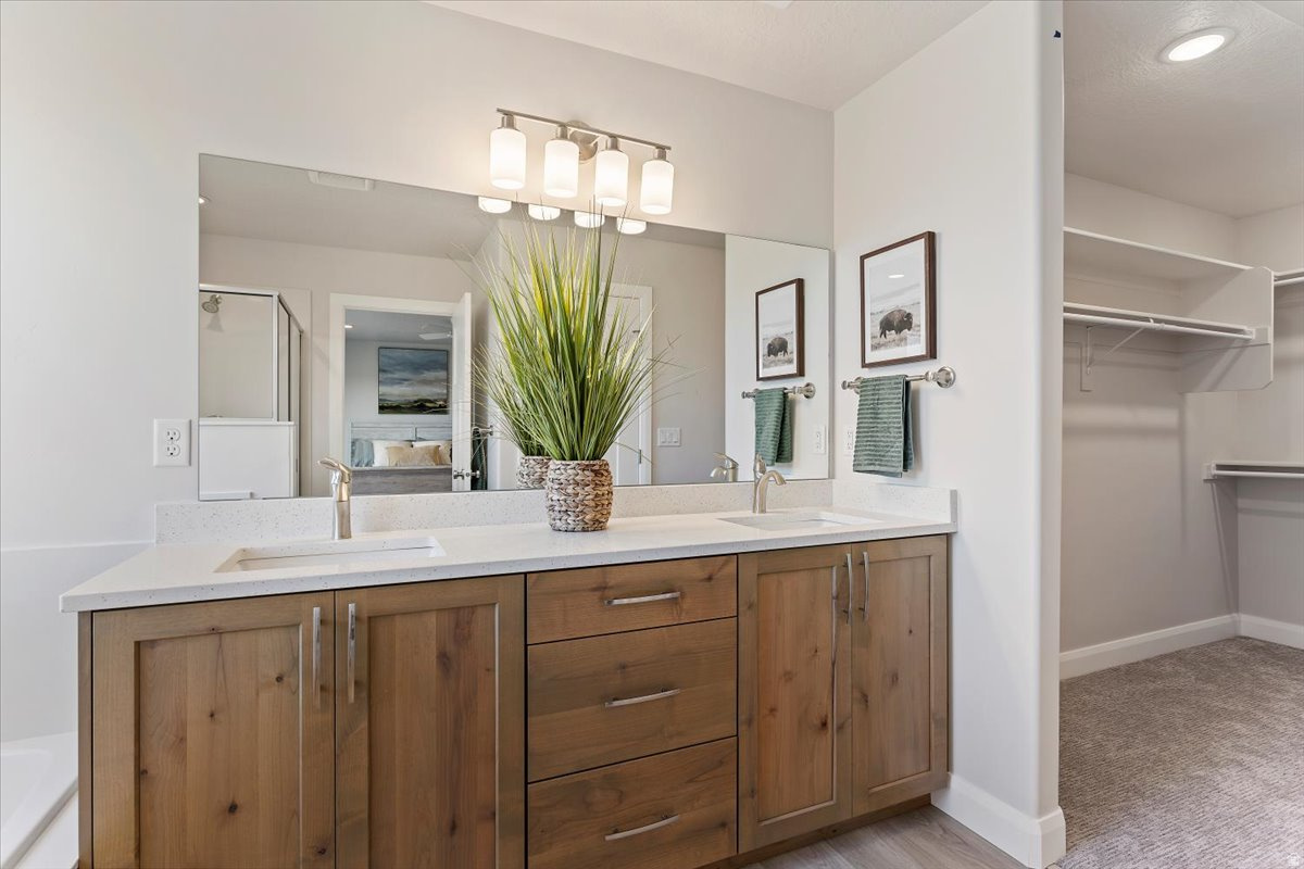 WEST RIDGE ESTATES - Residential