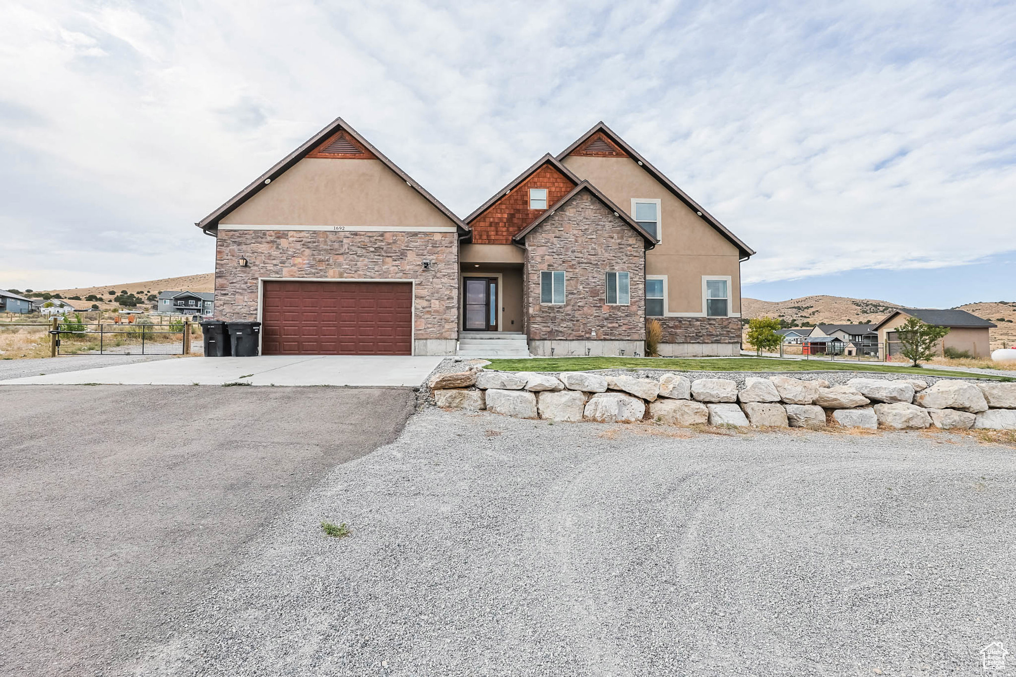 1692 W BIG SKY DR