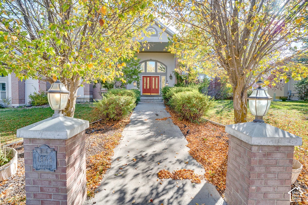 Photo of 1464 N LAKEVIEW DR W, Heber City, UT 84032 (MLS # 2191047)