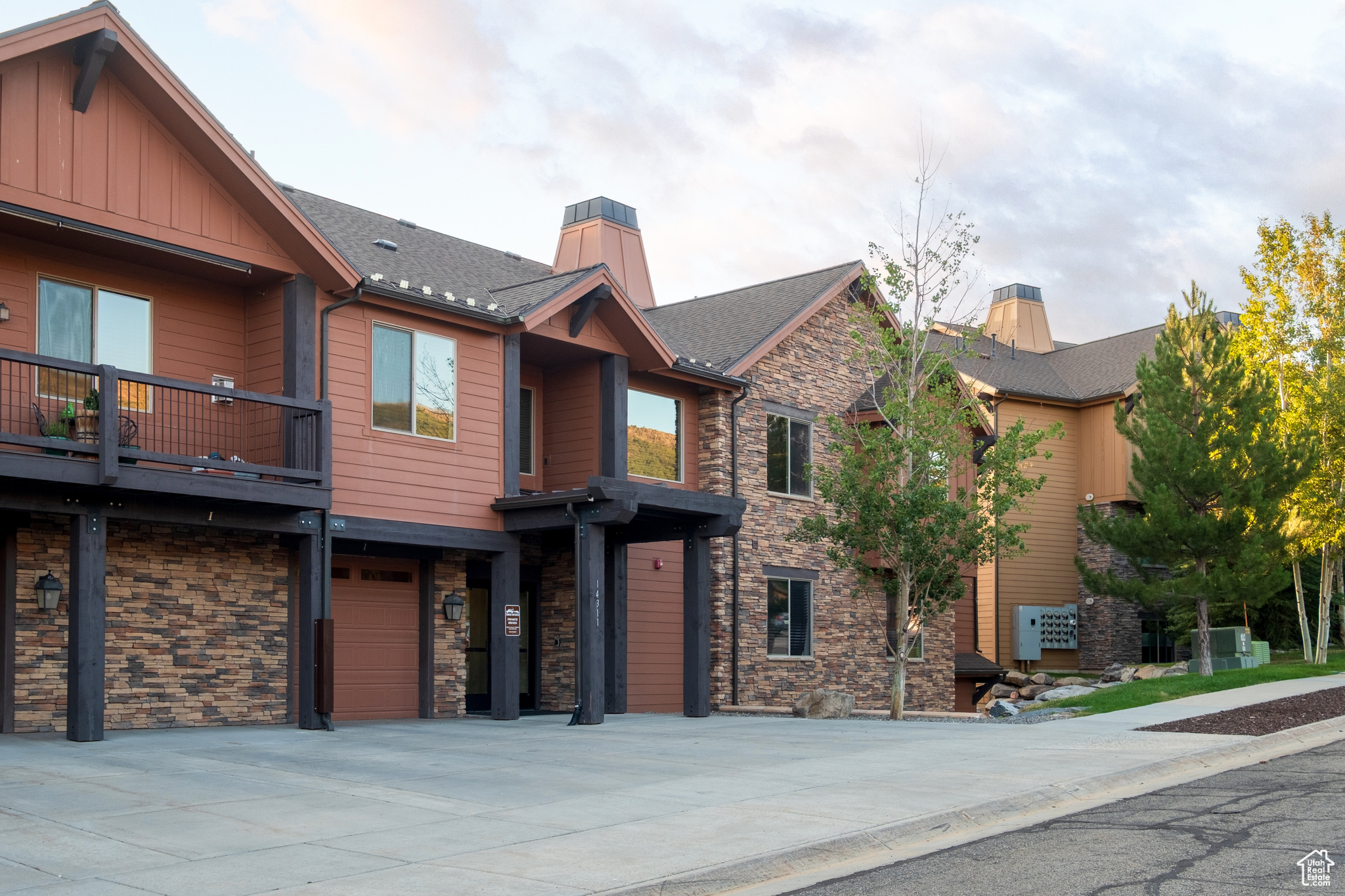 BLACK ROCK RIDGE - Residential