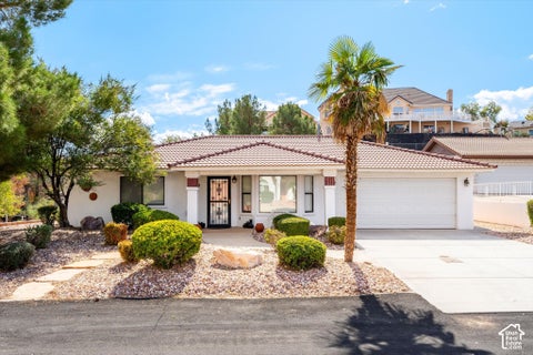Photo of 690 MADERA PL, Saint George, UT 84790 (MLS # 2192509)