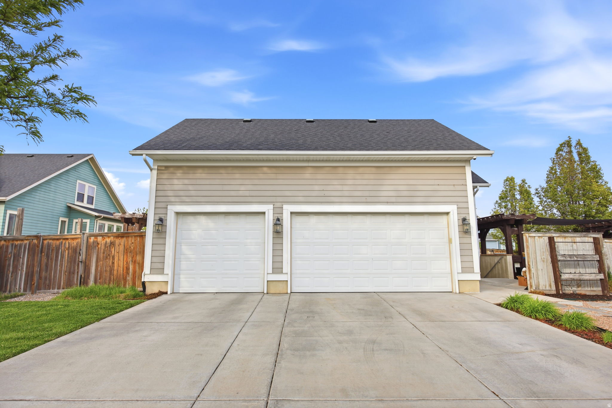 HILL FARMS - Residential