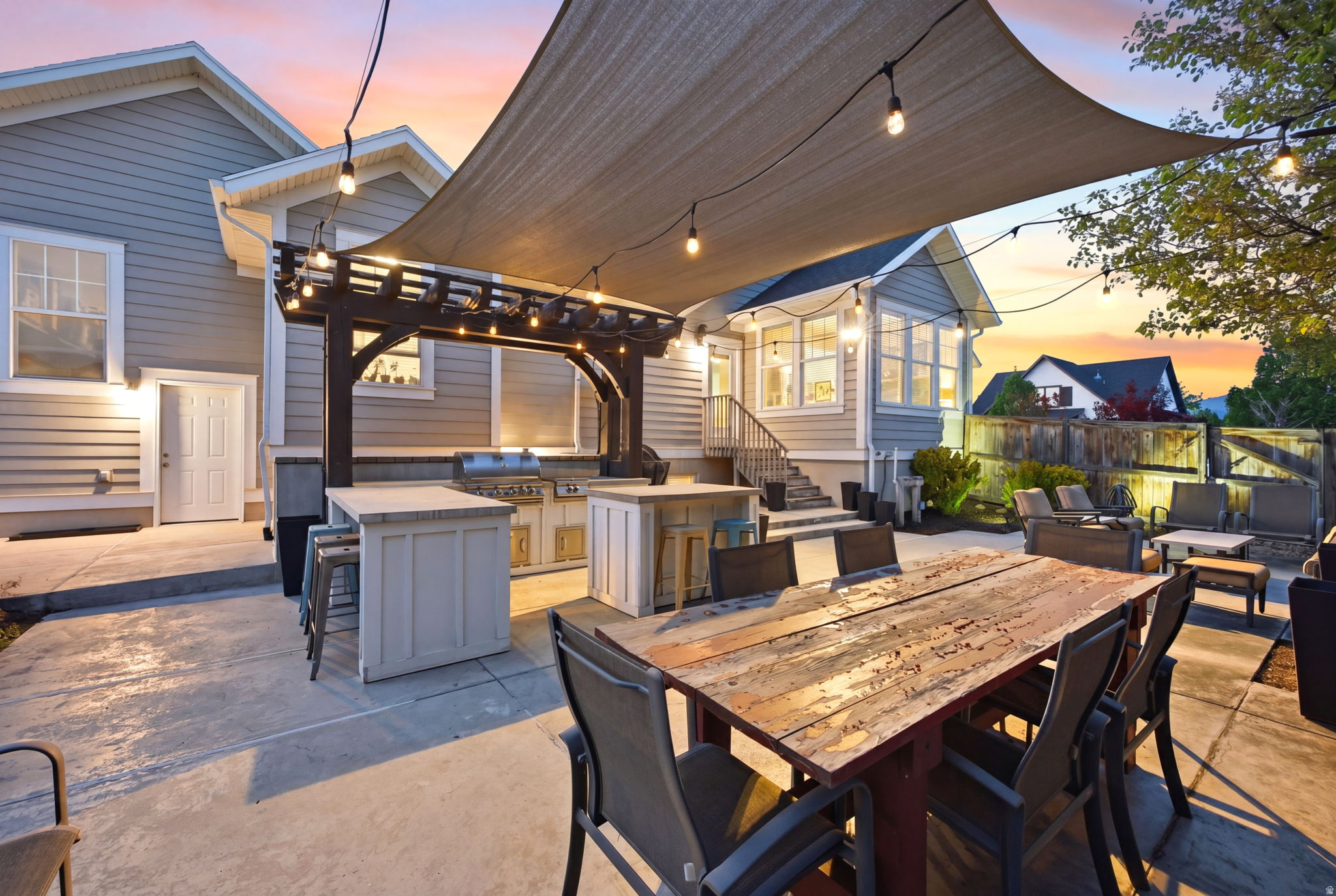 HILL FARMS - Residential