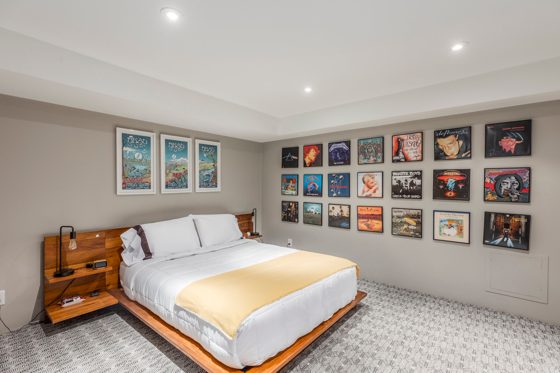 OAK HILLS PL - Residential