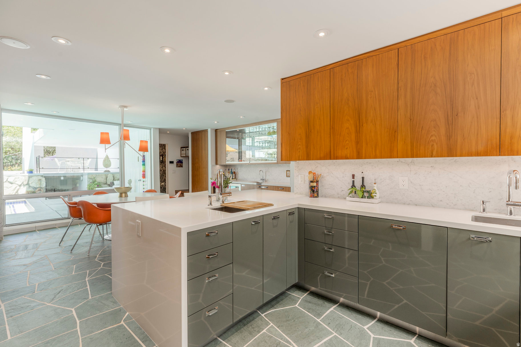 OAK HILLS PL - Residential