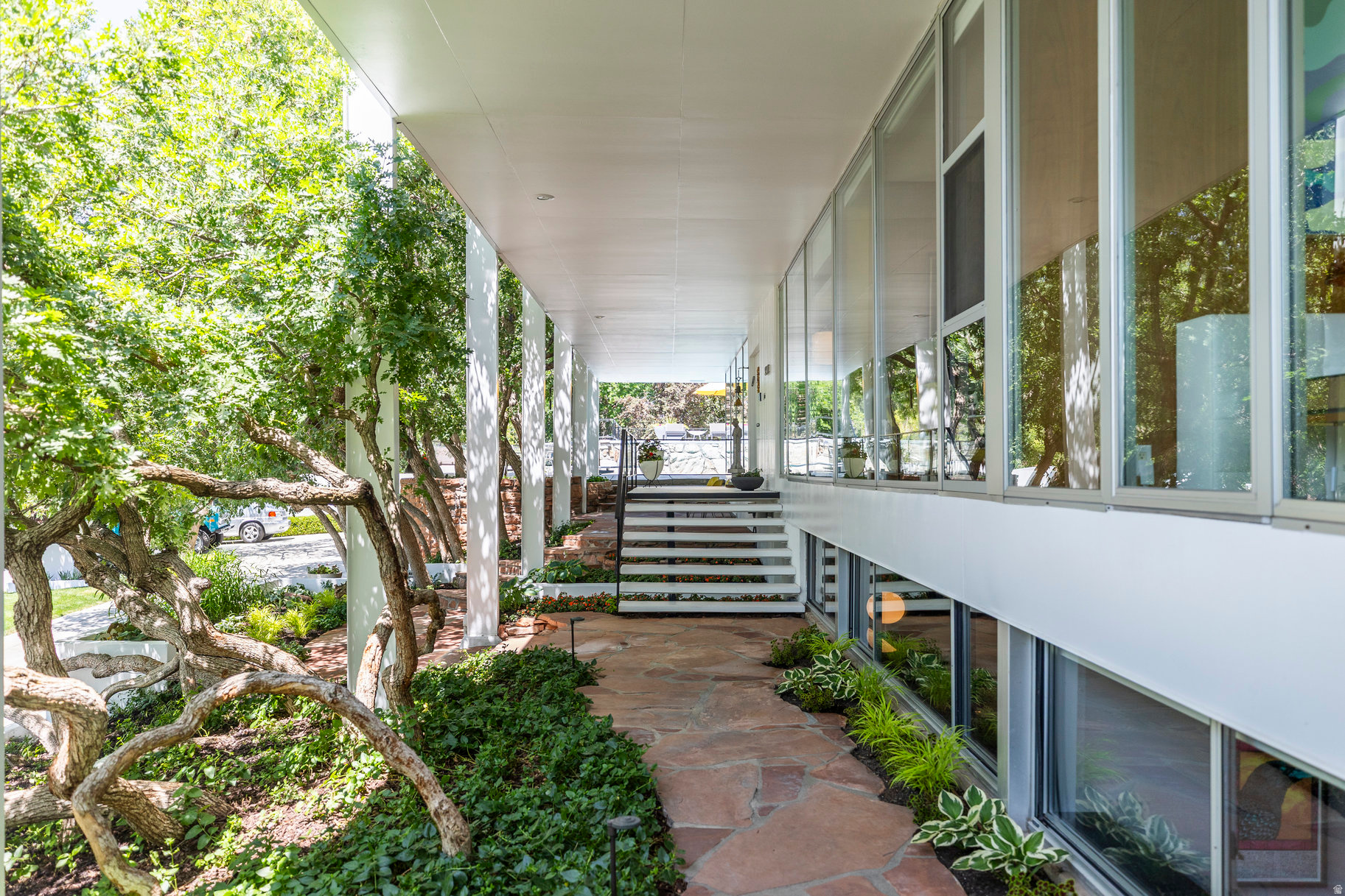 OAK HILLS PL - Residential