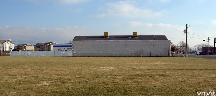 GREAT COMMERCIAL PAD ON MAIN STREET.  WE HAVE APPROVED PLANS FOR A DOUBLE DRIVE THRU CONCEPT.  BUILD THIS YEAR!!