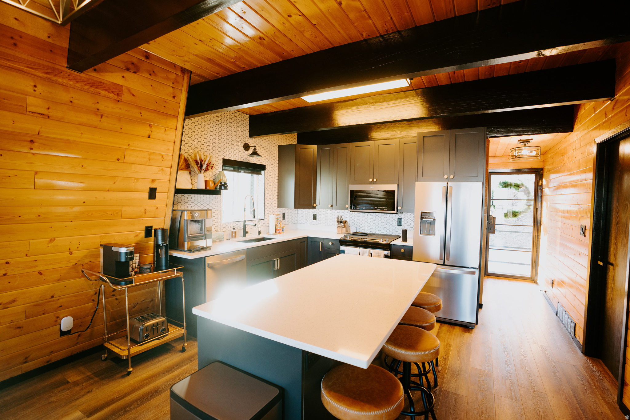 SWISS MOUNTAIN EST - Residential