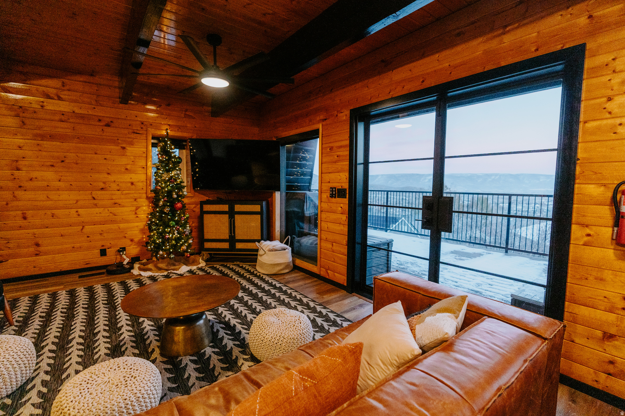 SWISS MOUNTAIN EST - Residential
