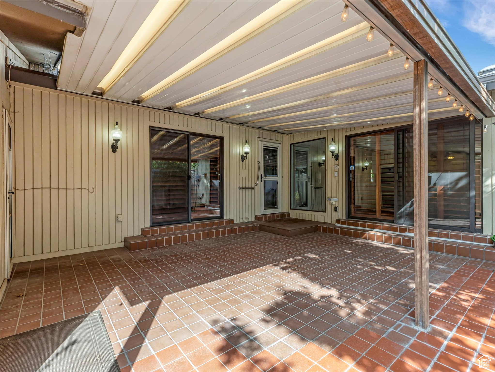 BROOKSTONE - Residential