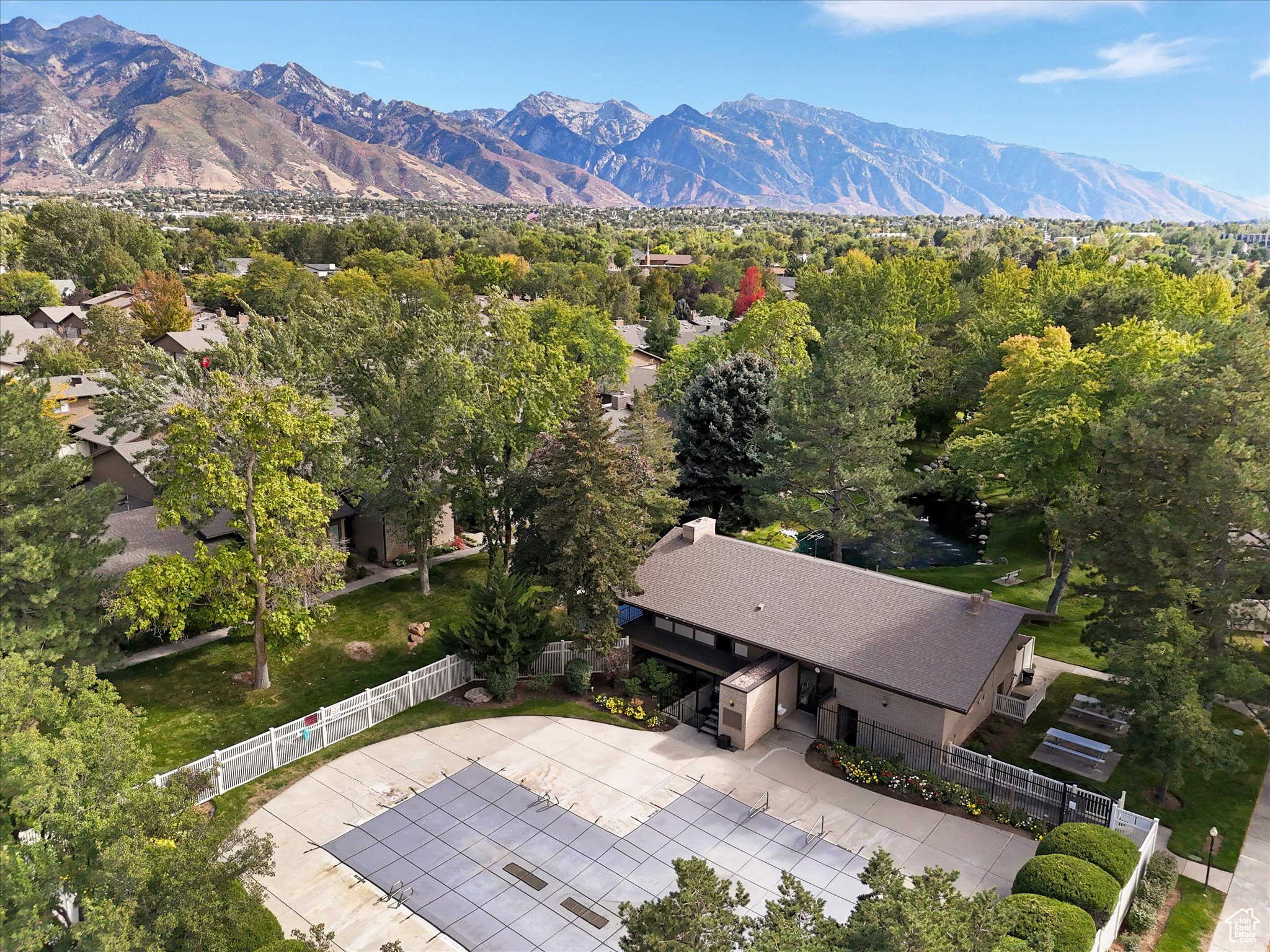 BROOKSTONE - Residential