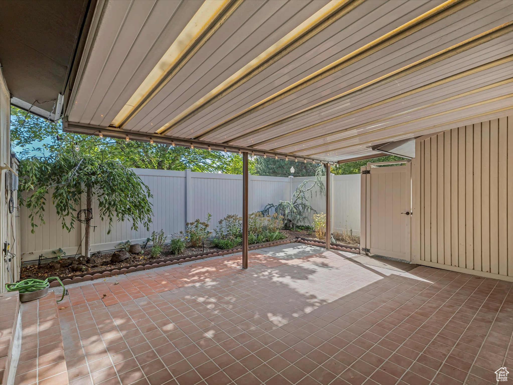 BROOKSTONE - Residential