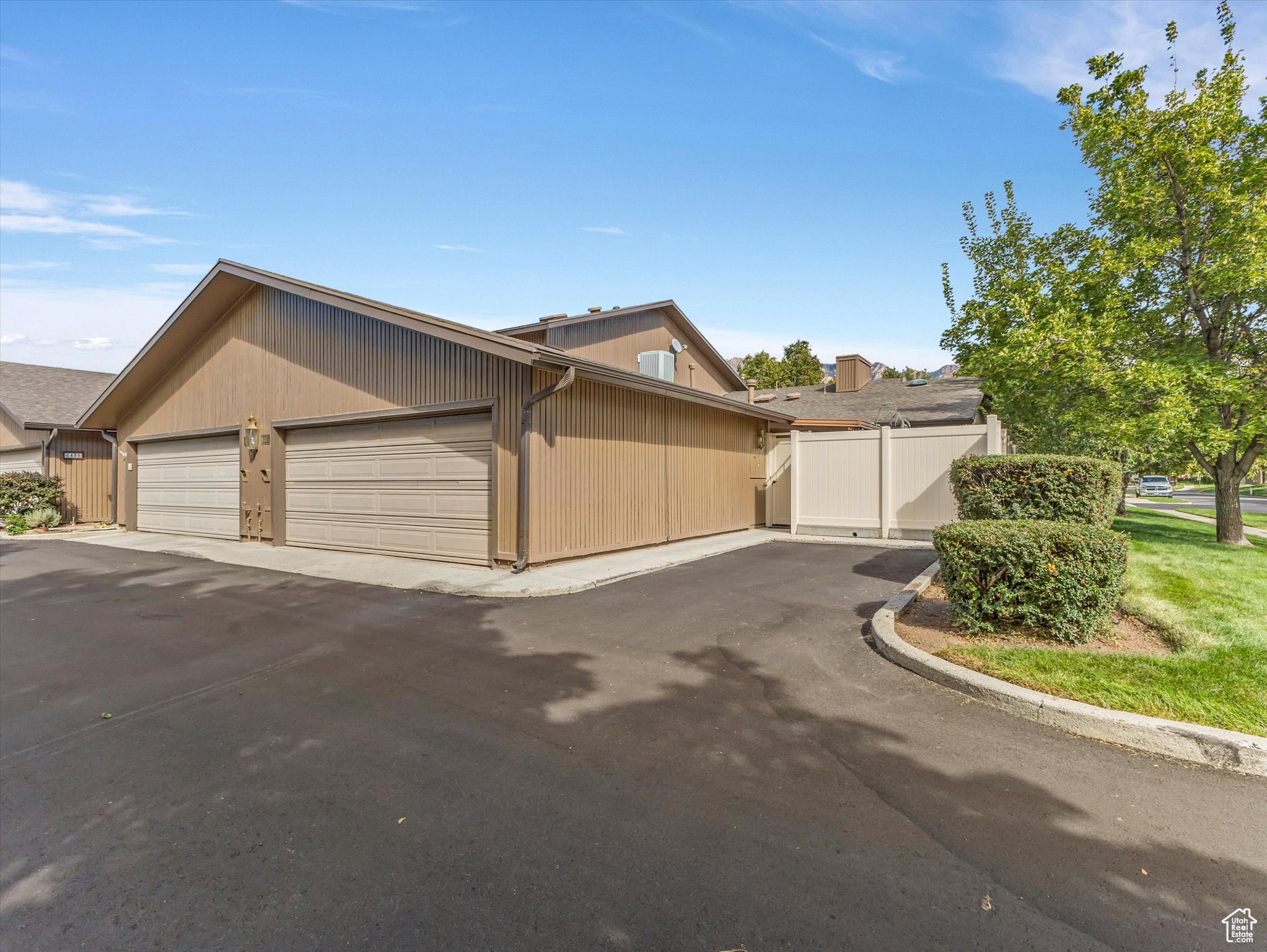 BROOKSTONE - Residential