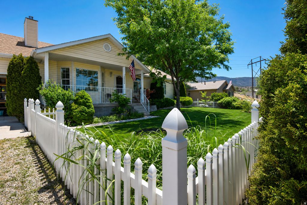 Photo of 4550 PIONEEER DR N, Enoch, UT 84721 (MLS # 2166170)