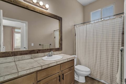 Tiny photo for 2541 E 90 ST S, Saint George, UT 84790 (MLS # 2127573)