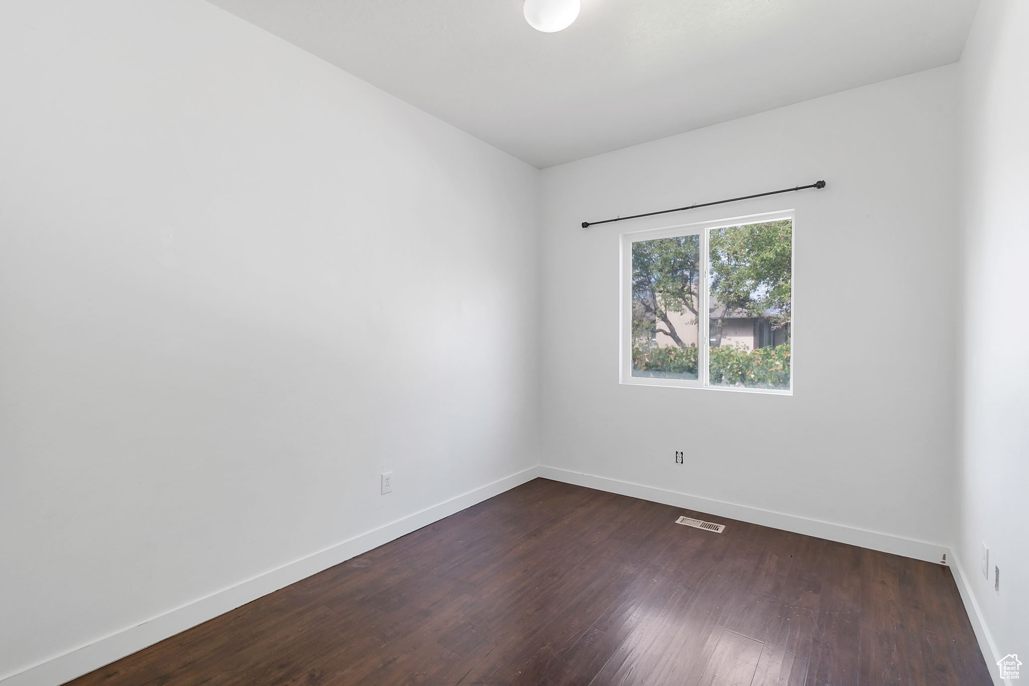 ALEXIS COURT - Residential