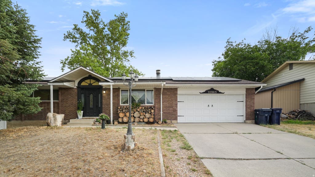 Photo of 10865 S 1000 E, Sandy, UT 84094 (MLS # 2175154)