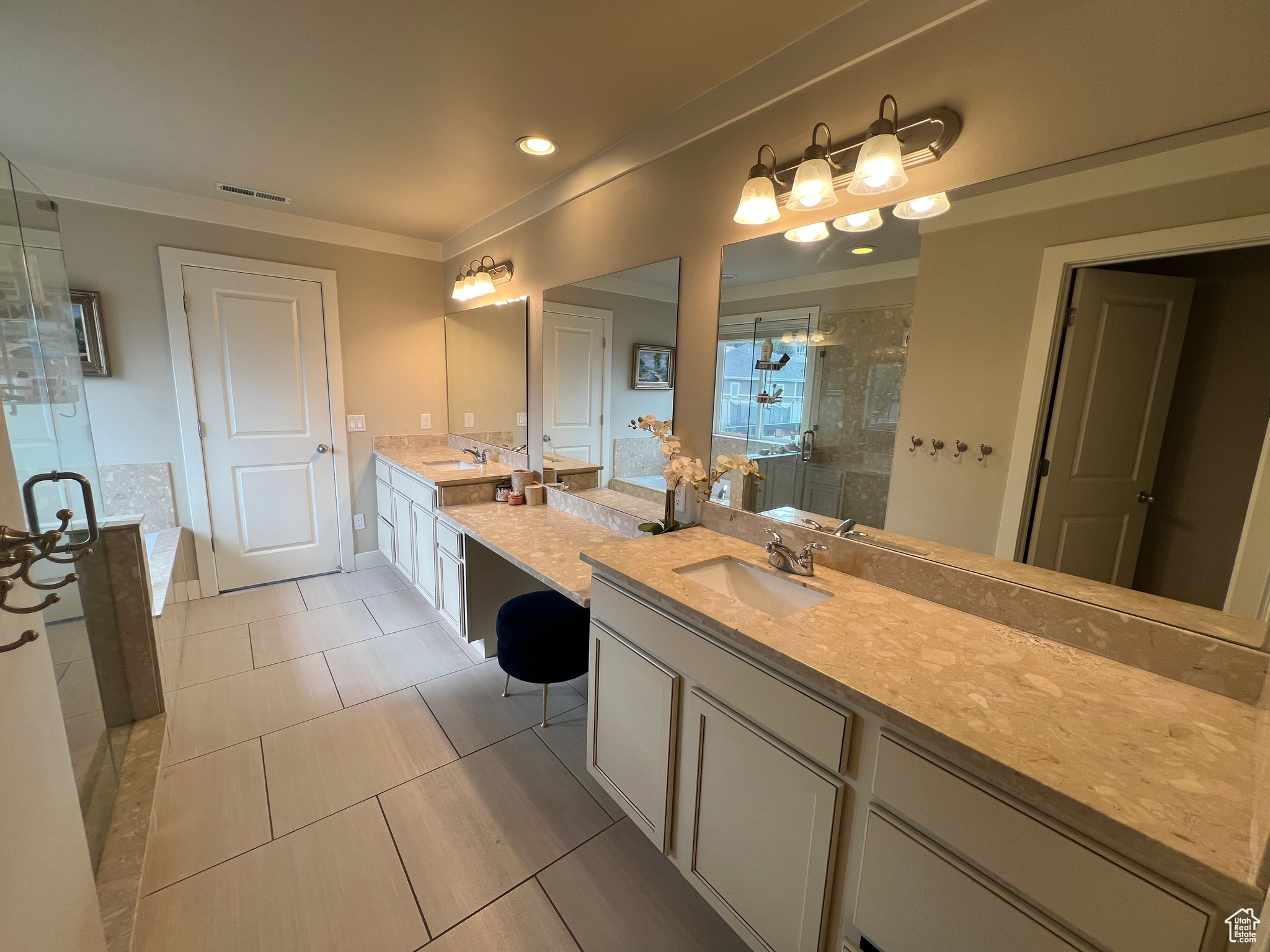 805 W Moss Springs Ct, South Jordan, Utah image 32