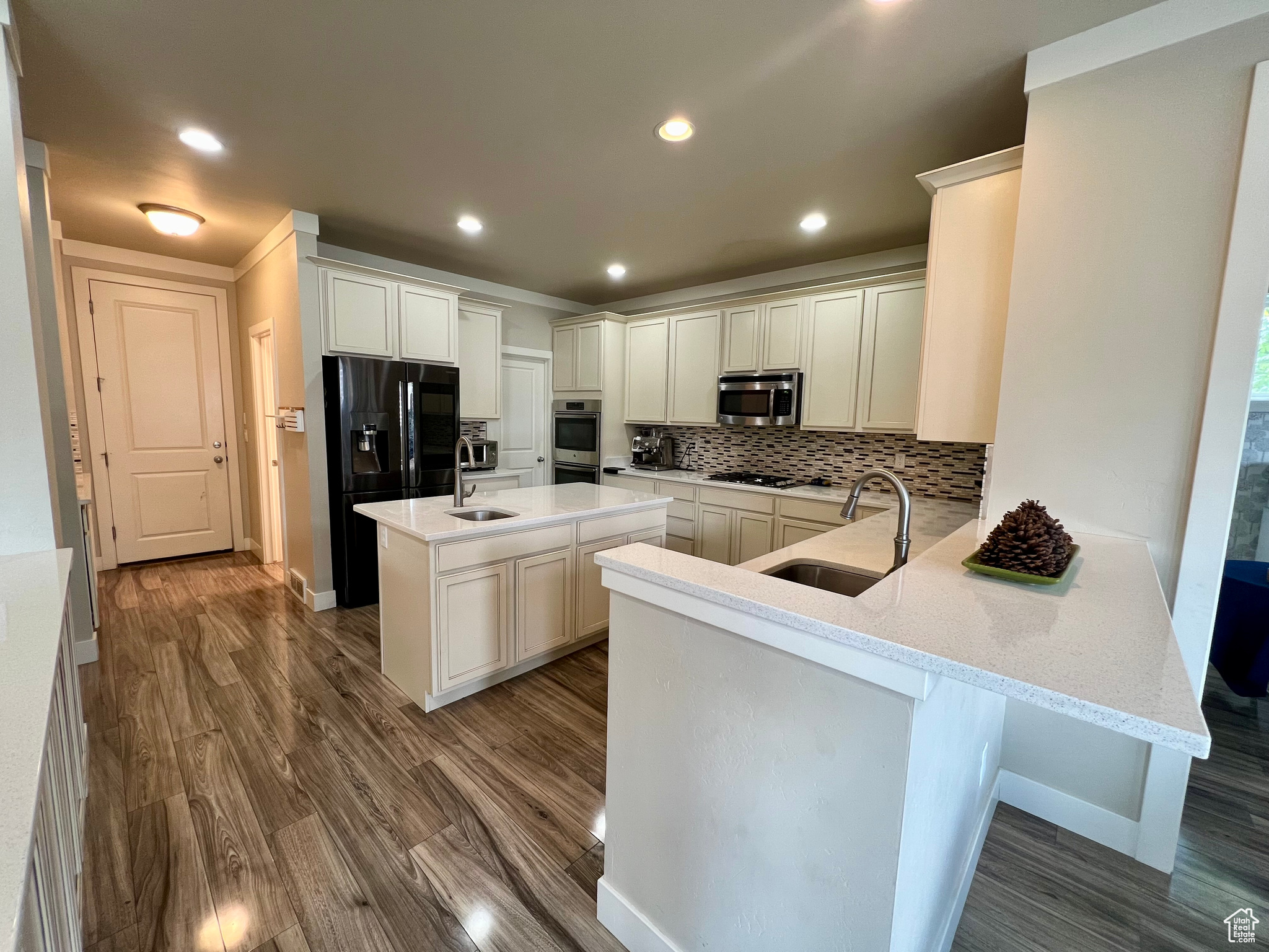 805 W Moss Springs Ct, South Jordan, Utah image 14