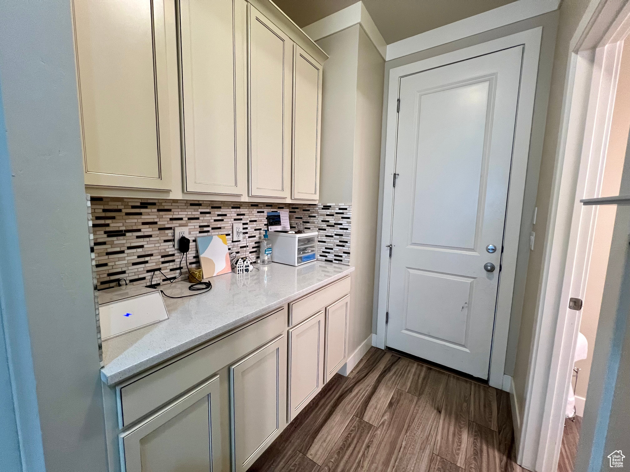 805 W Moss Springs Ct, South Jordan, Utah image 17