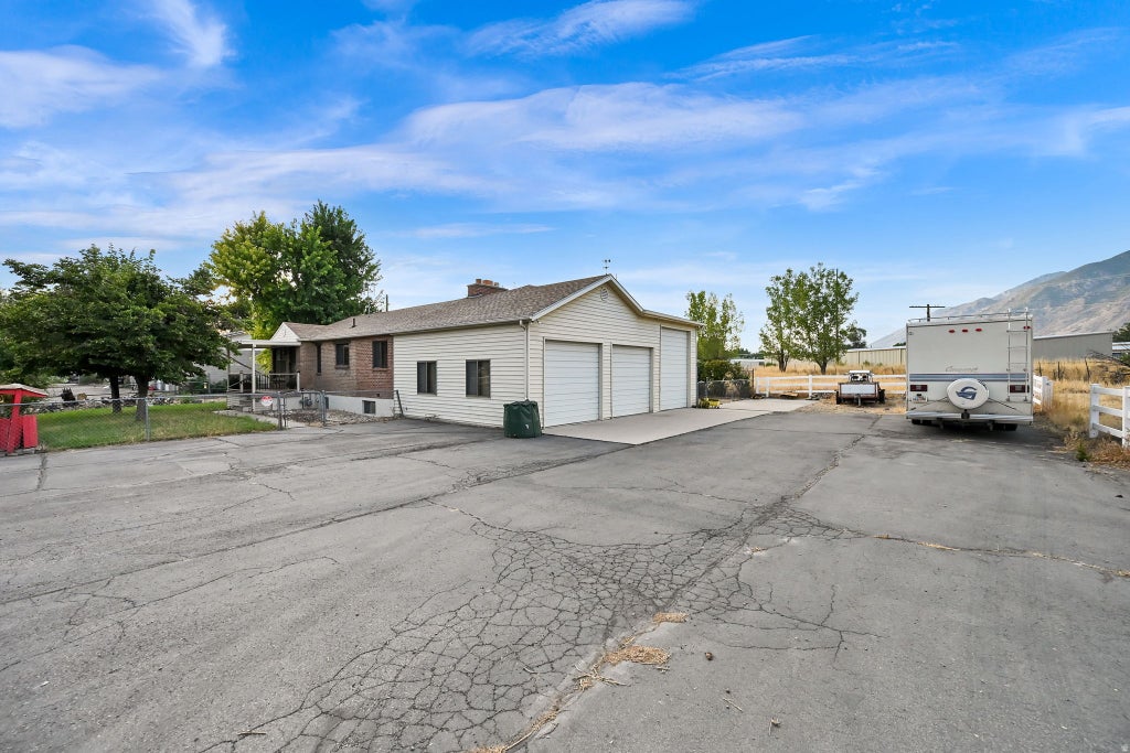 Photo of 150 W 800 S, Springville, UT 84663 (MLS # 2178104)