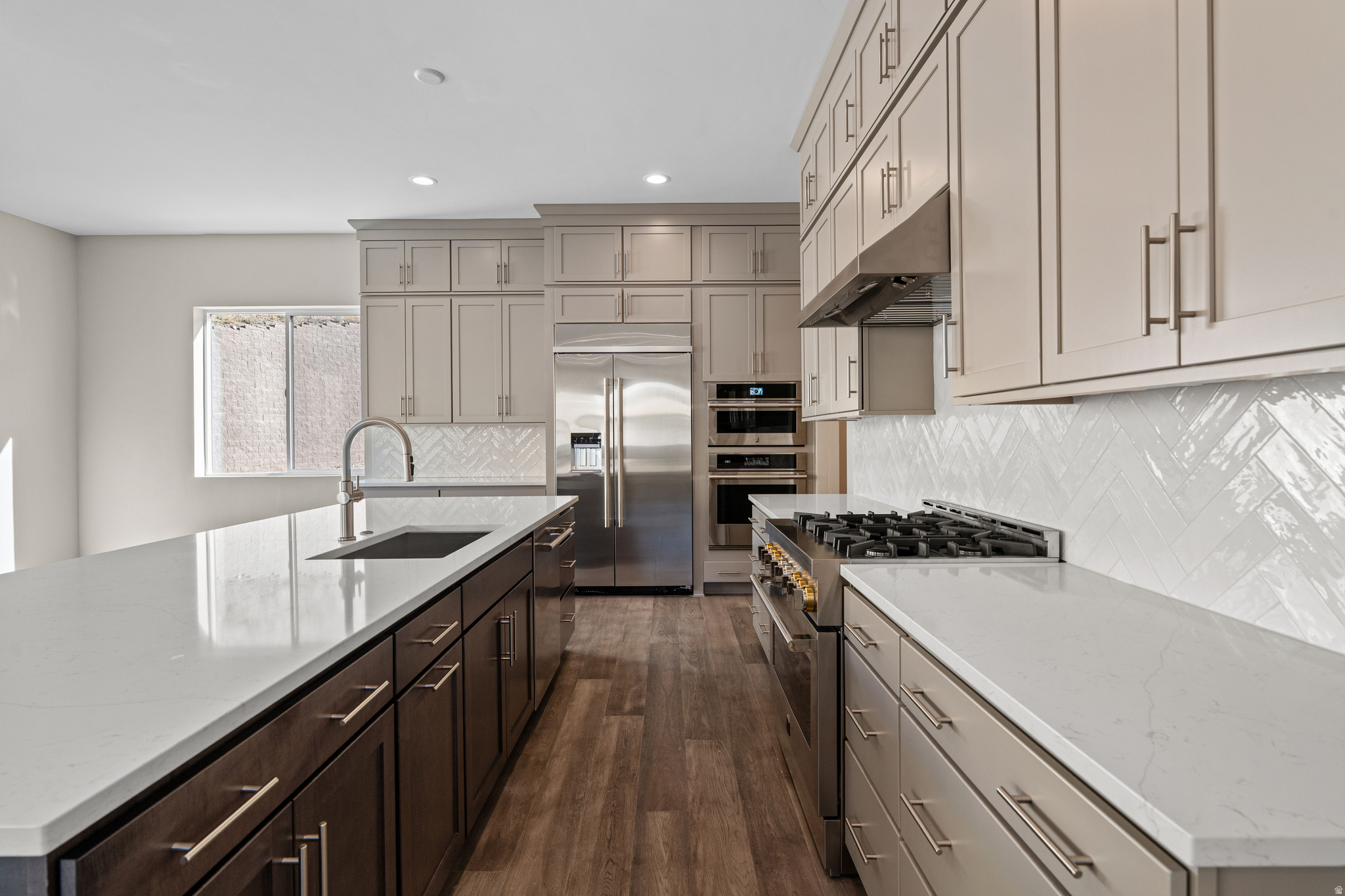 LAKEVIEW ESTATES - Residential