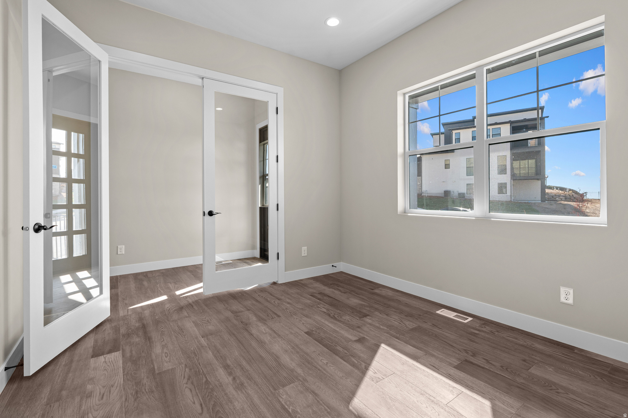 LAKEVIEW ESTATES - Residential