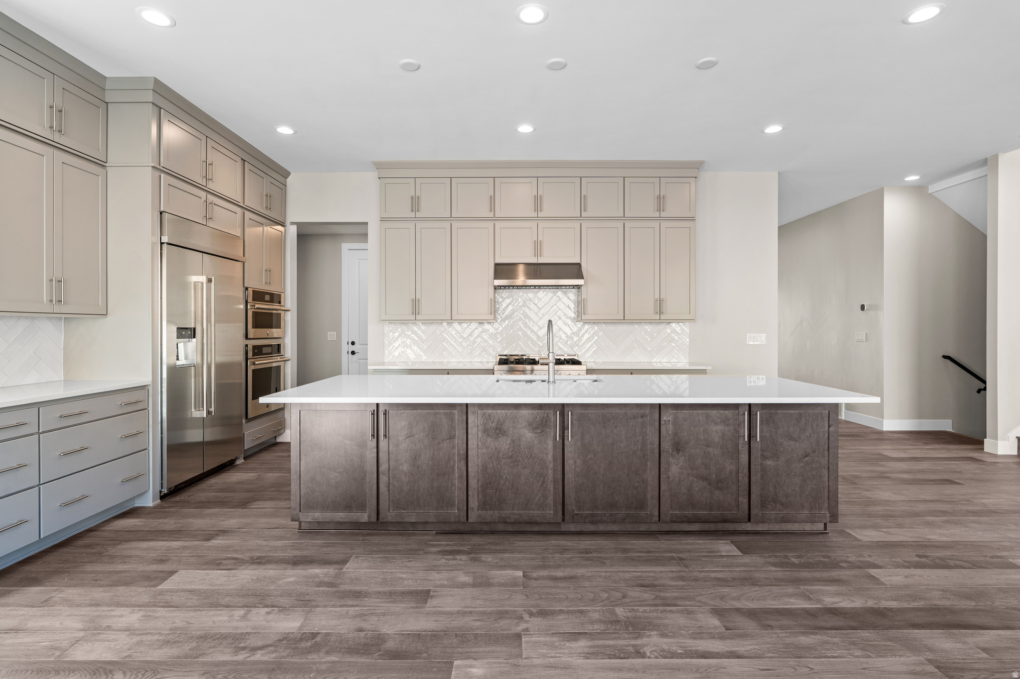 LAKEVIEW ESTATES - Residential