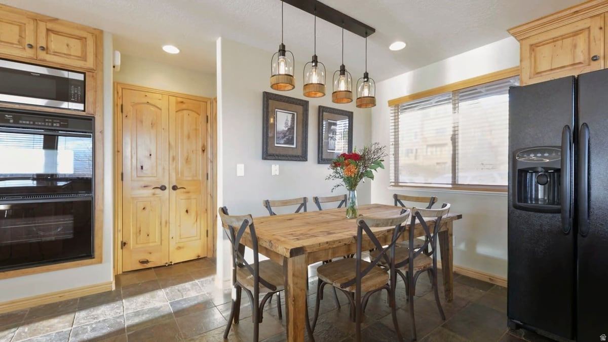 MOOSE HOLLOW - Residential