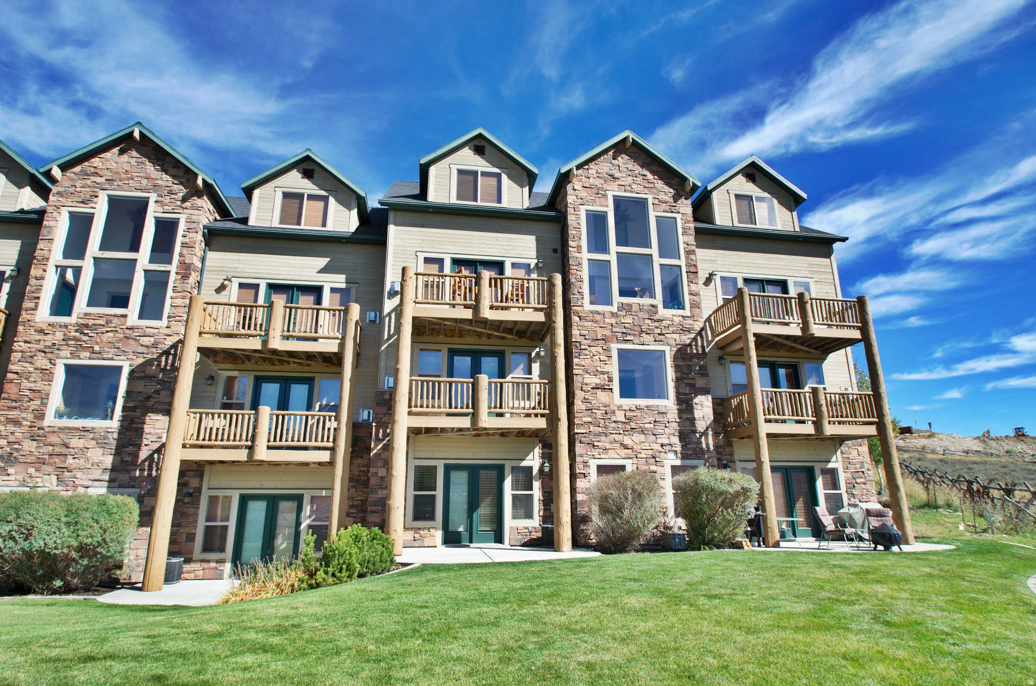 MOOSE HOLLOW - Residential