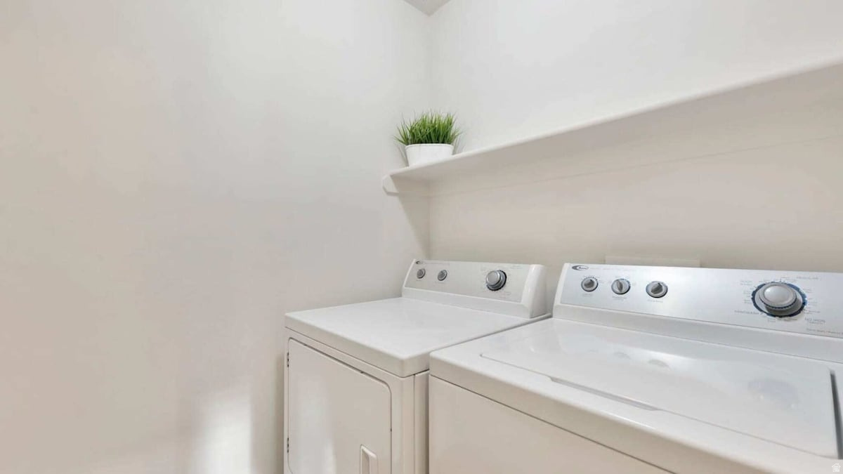 MOOSE HOLLOW - Residential