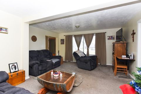 Tiny photo for 10 N COOLEY ST, Grantsville, UT 84029 (MLS # 2127134)