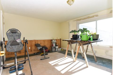 Tiny photo for 10 N COOLEY ST, Grantsville, UT 84029 (MLS # 2127134)