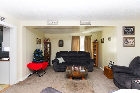 Tiny photo for 10 N COOLEY ST, Grantsville, UT 84029 (MLS # 2127134)