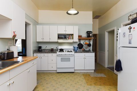 Tiny photo for 10 N COOLEY ST, Grantsville, UT 84029 (MLS # 2127134)