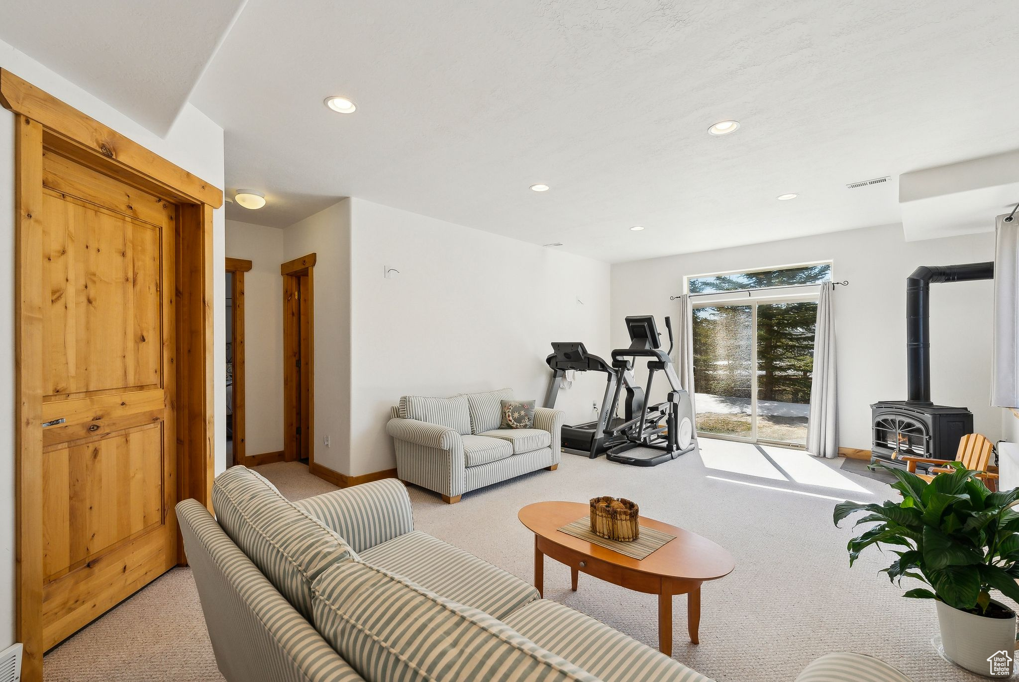 Park City, Utah 84098, United States, 4 Bedrooms Bedrooms, ,4 BathroomsBathrooms,Residential,Pending,103928