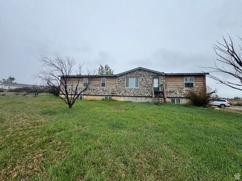 Photo of 580 E 400 N, Spring City, UT 84662 (MLS # 2086144)