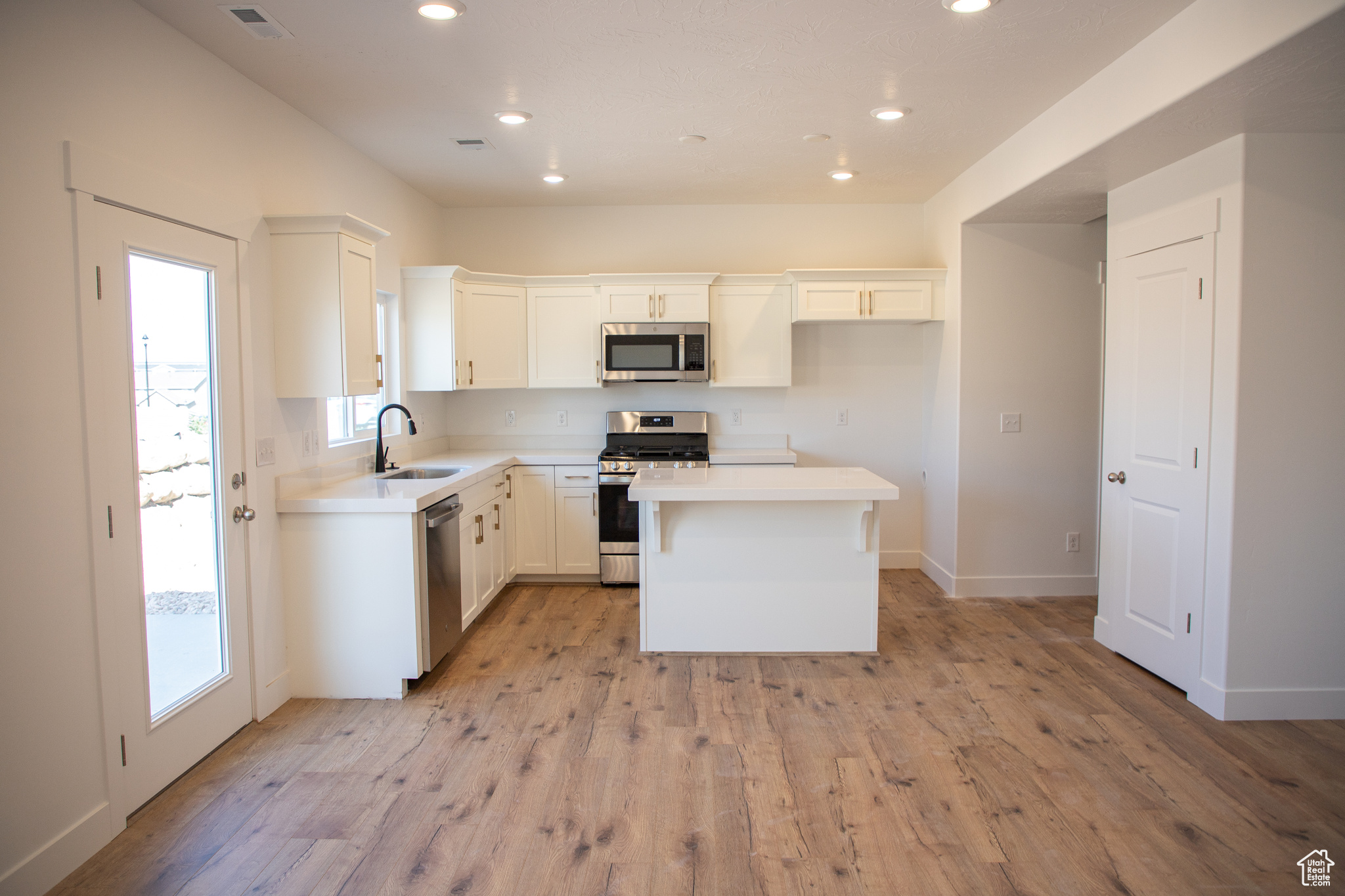 MEADOW CREEK - Residential