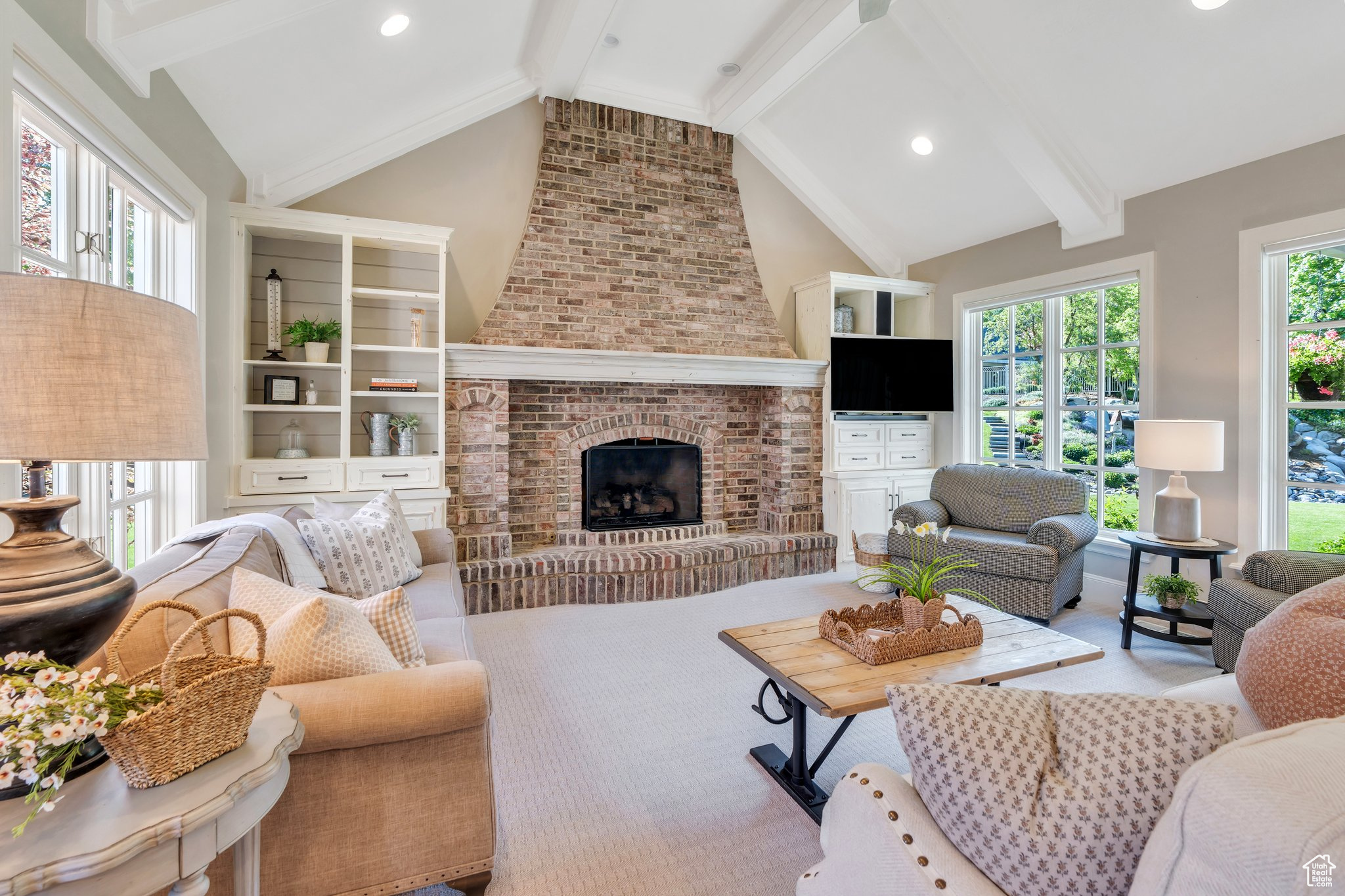 EAGLEROCK - Residential