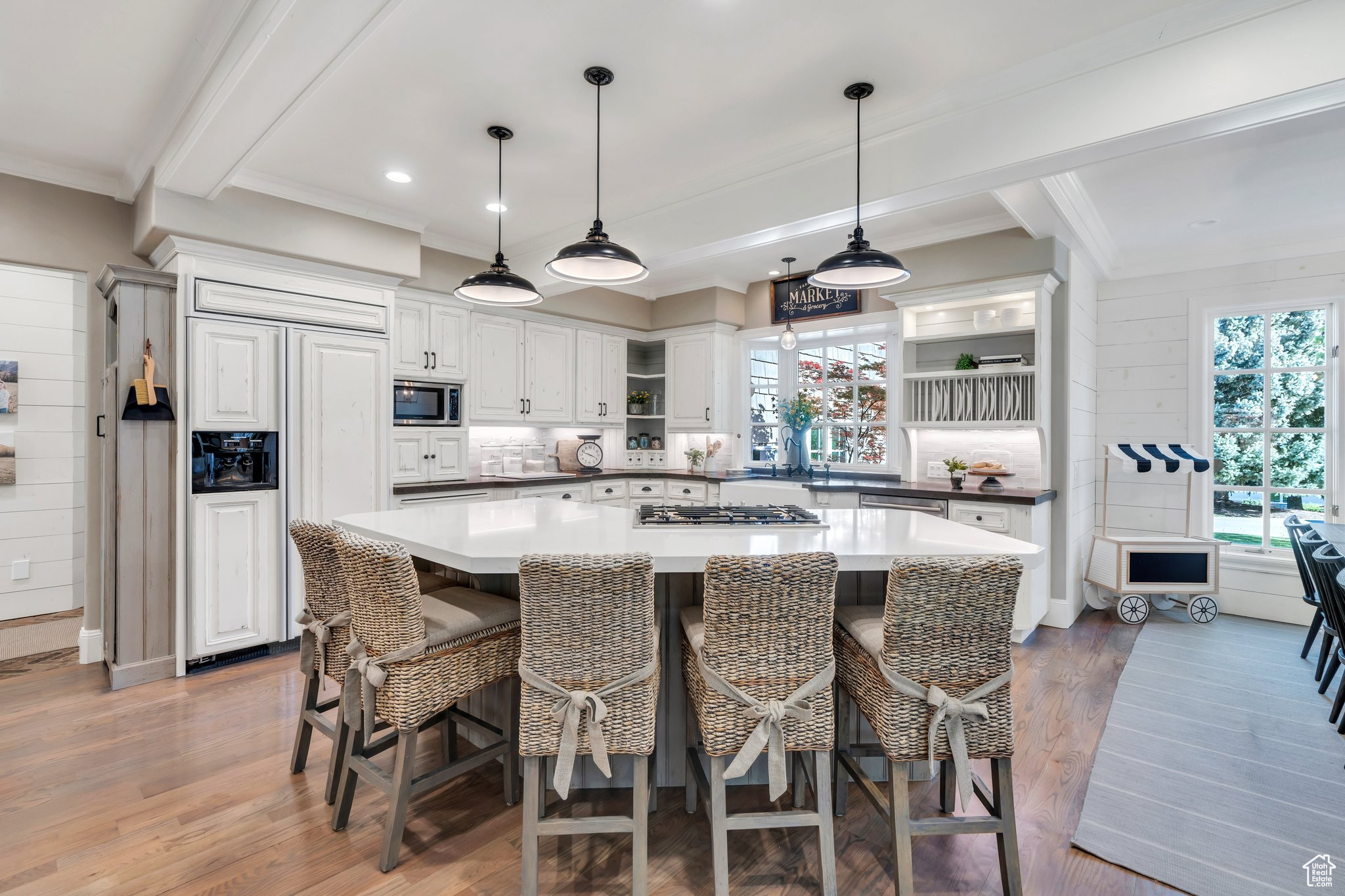 EAGLEROCK - Residential