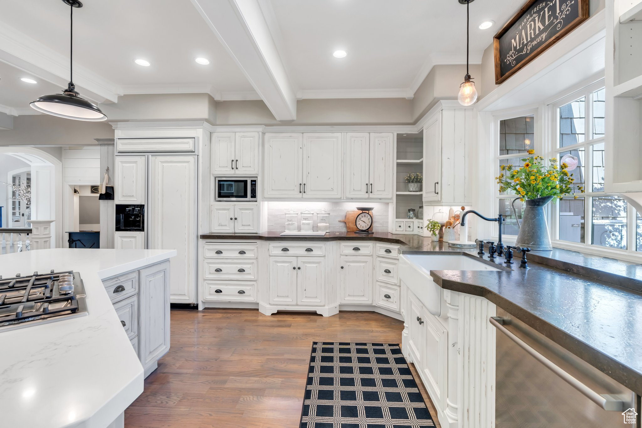EAGLEROCK - Residential