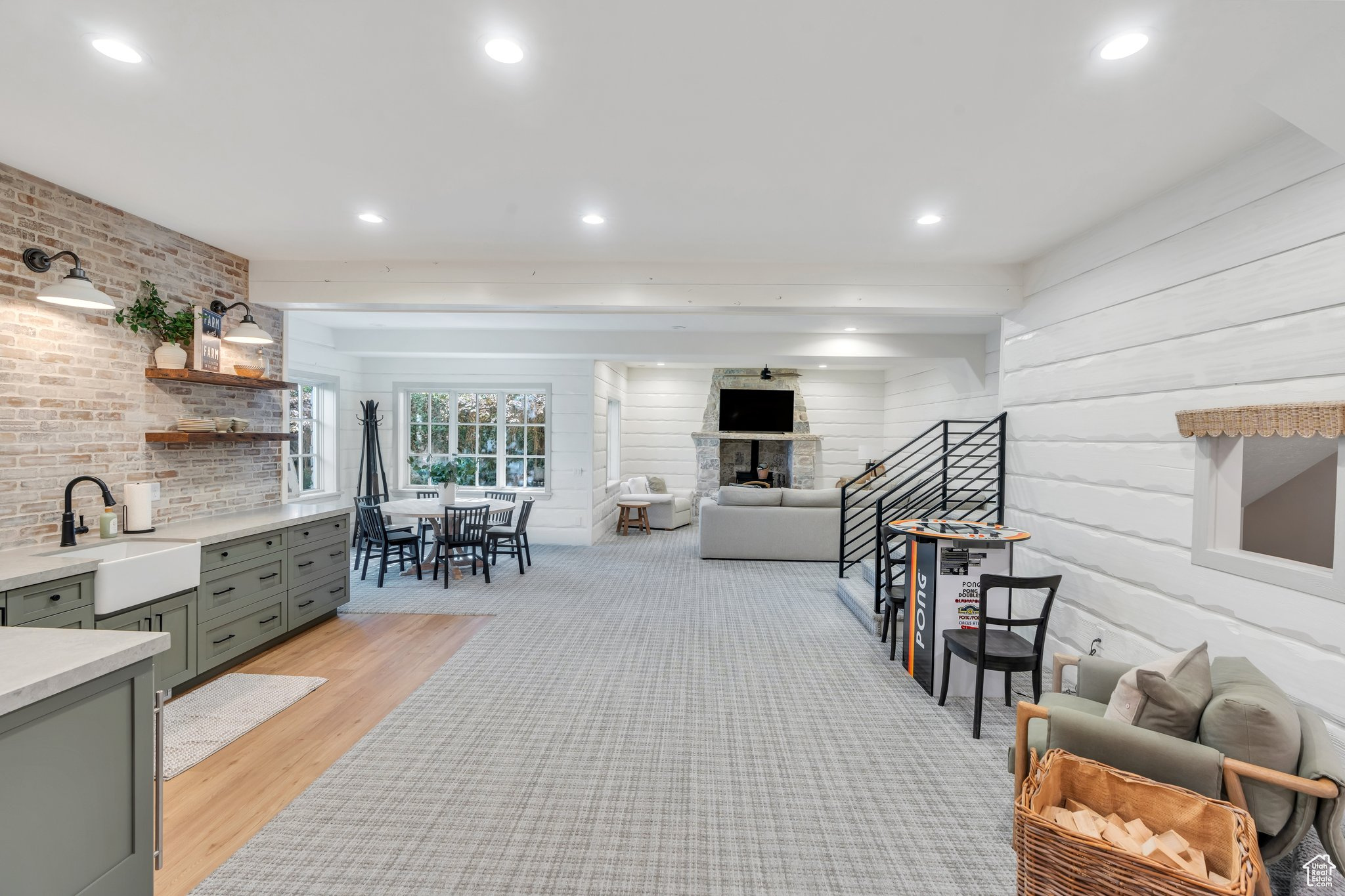 EAGLEROCK - Residential